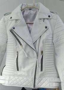 Chaqueta de Mujer Regular con Relleno de Plumón y Poliéster - Product Image 2