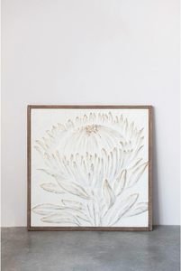 Protea en métal gaufré avec cadre en bois blanc antique avec finition au pinceau doré, 38 "L x 2" W x 38 "H - Product Image 4