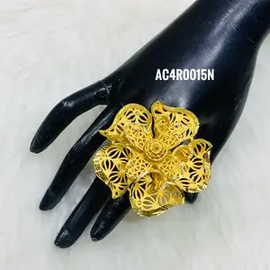 Vergoldete neue Design ringe