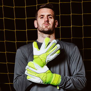 Gants de football professionnels respirants avec protège-doigts, fournisseur en gros de gants de gardien de but de football - Product Image 6