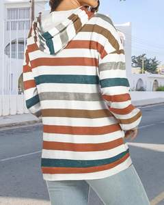 เสื้อฮู้ดผู้หญิงลายทางสีสันสดใส เสื้อสเวตเชิ้ตแขนยาว มีเชือกผูก เสื้อคลุมแบบสวม มีกระเป๋า เสื้อทรงหลวมสบายๆ - Product Image 2