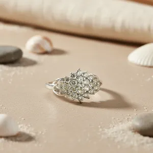 Bague de fiançailles classique pour femme en argent 925 plaqué, sertie de zircons cubiques ronds en pavé, forme fleur - Product Image 2