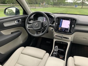 EN PERFECTO ESTADO, VOLVO XC-40 2022, TRANSMISIÓN AUTOMÁTICA, IMPECABLE - Product Image 2
