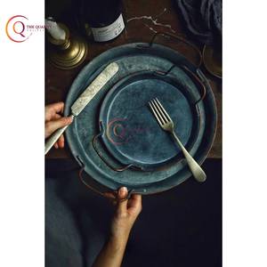 Bandeja plateada para servir aperitivos y bebidas de mesa de granja, nueva bandeja galvanizada redonda decorativa con Platos y platos con asa - Product Image 2