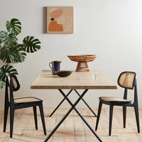 Chaise de salle à manger en rotin de haute qualité au design moderne avec dossier en bois tressé pour la maison, les hôtels et les appartements
