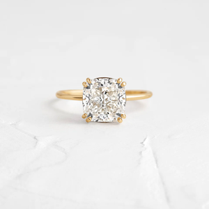 Anillo de Boda Clásico de Oro Amarillo de 18K con Moissanita Incolora de Corte Cojín de 2.00CT con Certificación GRA, Joyería de Moda - Product Image 1