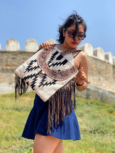 Nouveau sac à main de couverture selle élégant occidental bracelet en cuir usiné sacs latéraux aztèques de haute qualité sacs sculptés à la main colorés Vintage - Product Image 4