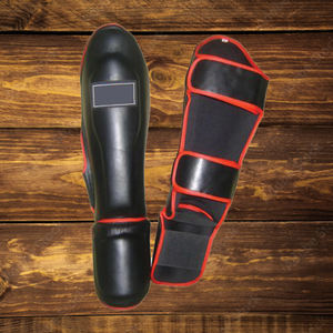 Espinilleras Deportivas Transpirables para Mayor Seguridad, Nuevo Diseño 2025, Espinilleras de Cuero Genuino de Alta Calidad con su Logotipo - Product Image 3