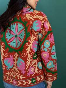 Chaqueta Larga de Algodón con Botones Estilo Banjara Vintage para Otoño/Invierno, Túnica Tribal Bohemia Multicolor con Bordado Suzani Pesado, Talla Única - Product Image 4