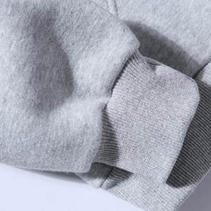 เสื้อฮู้ดผ้าฟลีซแบบสวมหัวสำหรับฤดูหนาว พิมพ์ลายเส้นคลื่นเสียง ปักโลโก้ตามสั่ง สำหรับทุกเพศทุกวัย รับผลิตแบบ OEM - Product Image 2