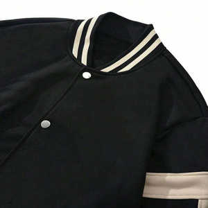 Veste bomber de baseball universitaire pour hommes, de qualité supérieure, avec logo brodé personnalisé, coupe confortable, parfaite pour les hommes - Product Image 4