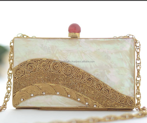 Bolso de nácar de latón de resina Monedero de metal para mujer Bolso de mano de noche a PRECIO AL POR MAYOR POR ARTESANÍA DE LUJO - Product Image 2