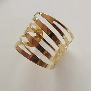 פרימיום באיכות לייזר חיתוך עיצוב זהב מלוטש דקורטיבי מפית טבעת סיטונאי בציר חתונה מלכותי פרח מפיות טבעת