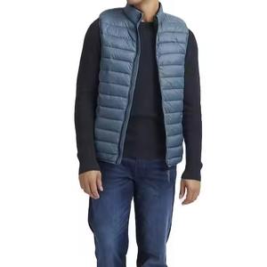 OEM personnalisé hiver fermeture éclair hiver sans manches veste matelassée en duvet imperméable hommes gilets - Product Image 2
