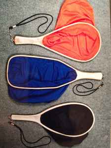 Filet à main en bois de haute qualité pour la pêche à la mouche et la libération de la truite avec un long crochet de suspension élastique profond - Product Image 5