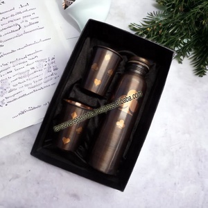 Ensemble cadeau de bouteilles d'eau en cuivre de style classique Tradnary, les plus vendues en gros, lavables au lave-vaisselle, avec logo personnalisé pour une meilleure digestion - Product Image 6