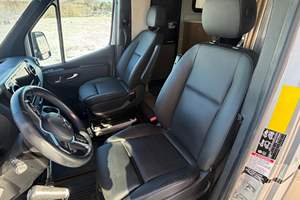 Camping-car d'occasion en bon état, Mercedes-Benz Sprinter 3500XD Tiffin Wayfarer 25QW 2020, 12 700 miles, moteur V6 turbodiesel - Product Image 4