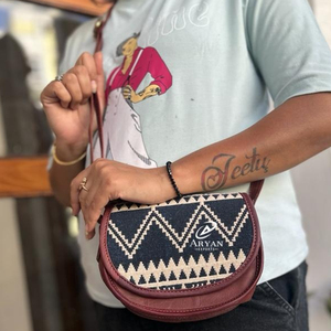 Cuir véritable fait à la main de qualité supérieure avec des sacs à bandoulière en tissu Jacquard aztèque multicolore sacs décontractés pour femmes indiennes - Product Image 2