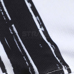 Nouveauté 2026, uniforme de football personnalisé de haute qualité, 100% polyester, léger, différents designs, meilleur prix pour les hommes adultes - Product Image 6