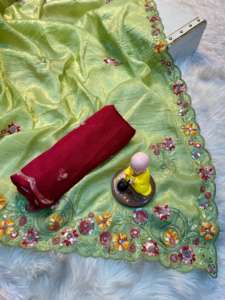 Les séquences de broderie multi-couleurs Heavy Premium Crush C-Pallu fonctionnent avec Zari Coding Work N Cut Work Border Prêt à porter Saree - Product Image 6