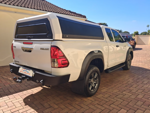 Auto Usado de Calidad a Precio Accesible, Toyota Hilux 2024 2.4 GD-6, Carrocería Elevada, Cabina Extendida, Volante a la Derecha - Product Image 6