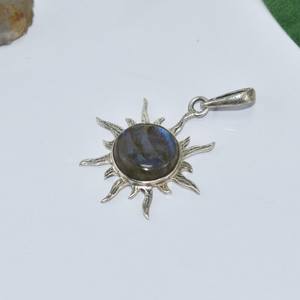 Pendentif Soleil Labradorite en Argent Sterling 925 Collier Céleste pour Femme Bijoux Boho Pierre de Guérison Amulette Cadeau - Product Image 3
