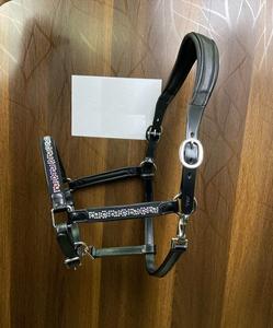 Equipo de caballo acolchado suave anatómico de cuero equino de primera calidad, hebilla de latón Halter estable de muesca superior, diamantes de imitación, marca NIDA - Product Image 6