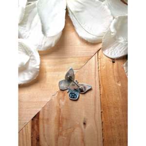 Broche élégante en argent sterling plaqué et cristal, fabriquée par Hopi, tendance, idéale pour les fêtes, cadeau parfait - Product Image 5
