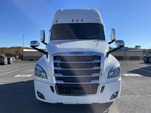 Camion Freightliner Cascadia Conventional Sleeper d'occasion 2026, moteur diesel 10 cylindres, transmission automatique, transmission 6x4, caméra de recul 360° - Product Image 4