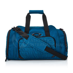 Sacs de sport de grande capacité Sacs de sport de plein air Sacs de voyage imperméables à l'eau fabriqués au Pakistan - Product Image 1