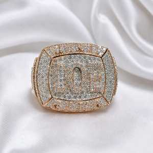 Anillo de lujo con diamante moissanita VVS de forma cuadrada, plata de ley 925, para uso diario, unisex. - Product Image 5
