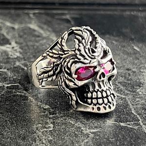 Anillo de Calavera Plateado para Hombre, Estilo Casual, Modelo Monstruo Esqueleto con Detalle Oxidado, Anillo de Calavera Estilo Bohemio Genial - Product Image 1