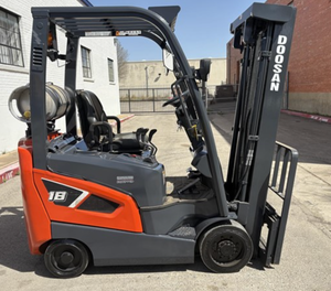 Offre exclusive aux enchères pour chariots élévateurs à pneus coussinés GC18S-9 2019, capacité de levage de 3500 LBS - Product Image 3