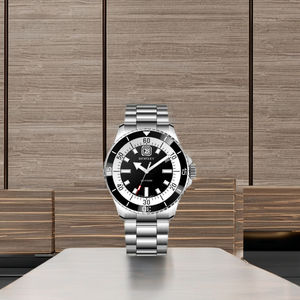 Technologie portable intelligente avec cadran en saphir audacieux et construction durable en acier inoxydable - Product Image 4