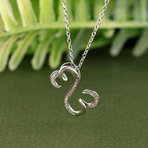 Pendentif Unique Coeur Ouvert avec Moissanite Rond Brillant Diamant 925 Argent Cadeau de Fête pour Pendentifs et Charmes de Bijoux Fins - Product Image 2