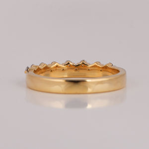 Bague de mariage de style classique en or massif 18KT avec diamant rond cultivé en laboratoire, cadeau d'anniversaire parfait pour les filles - Product Image 3