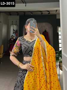 Tissu de soie Tussar indien traditionnel Lehenga Choli avec soie Dola avec imprimé Bandhej avec bordure en dentelle Dupatta pour Festival - Product Image 4