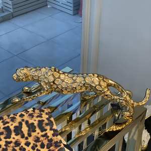 Sculpture de voiture moderne en aluminium massif, finition dorée, qualité supérieure, fabrication artisanale, décoration de bureau, article cadeau - Product Image 6