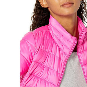 Chaqueta Acolchada de Moda con Etiqueta Personalizada y Crea Tu Propio Logotipo para Mujer - Product Image 4