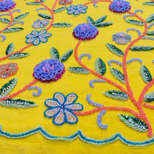 Robe de soirée élégante, style bal, en satin brodé, lin, rayonne et fausse fourrure, imprimée et décorée de motifs - Product Image 1