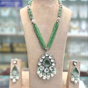 Encantador conjunto de pendientes de collar de latón Kundan con cuentas de colores para fiesta de boda o regalo características patrones numéricos florales - Product Image 2