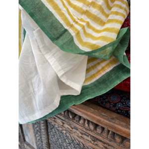 Robe en mousseline de soie RASA 129 coupe A avec taille empire et manches à bretelles spaghetti - Product Image 5