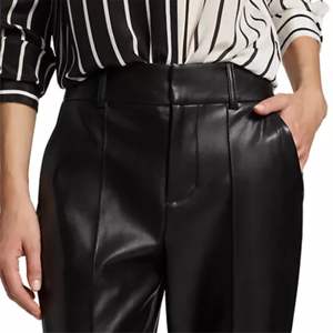 Pantalon en similicuir pour femmes personnalisé OEM avec poches-Design tendance et fonctionnel - Product Image 2
