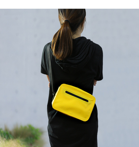 Waterproof PVC Crossbody Bag 2.5L Capacity Shoulder Messenger Pouch Zipper Closure <b>Adjustable</b> <b>Strap</b> for Outdoor Sports Travel - Product Image 6