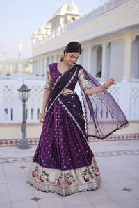 Tela de seda Dola en colores rojo y morado con diseño de secuencia y codificación, Lehenga Choli Dupatta de diseñador para bodas/fiestas/eventos. - Product Image 4