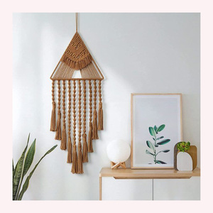 Fabriqué à la main 1ft x 2.5ft Boho Yarn Wall Hanging Modern Minimalist Macramé-Inspired Home Decor in Grey and White - Product Image 6