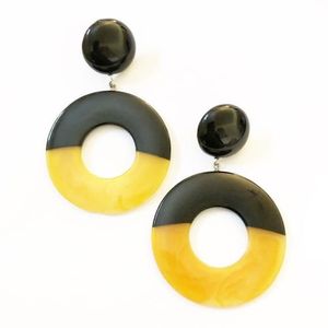 ต่างหูอะคริลิคทรงกลมทำมือสำหรับผู้หญิง หลากสี ทำจากเรซิ่น สไตล์วินเทจ เครื่องประดับแฟชั่นสั่งทำพิเศษ งานฝีมือเรซิ่นจากอินเดีย - Product Image 2