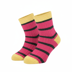 Chaussettes décontractées en laine chaude d'hiver pour femmes, longueur mi-mollet, compression douce, antidérapantes, logo tricoté, fabriquées en Turquie - Product Image 1