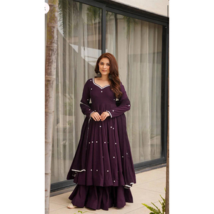 Traje Anarkali de Seda Romana con Bordado, Estilo Clásico, Nuevo Diseño, Calidad Estándar, Precio Más Bajo, en Venta - Product Image 1