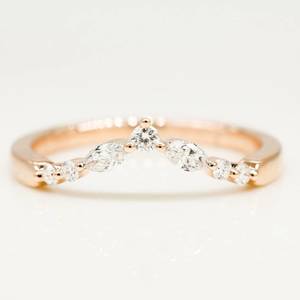 Bague en moissanite courbée 0.36 ct marquise et coupe ronde en or massif 14 carats, bague à empiler assortie pour bague de fiançailles solitaire plate - Product Image 1